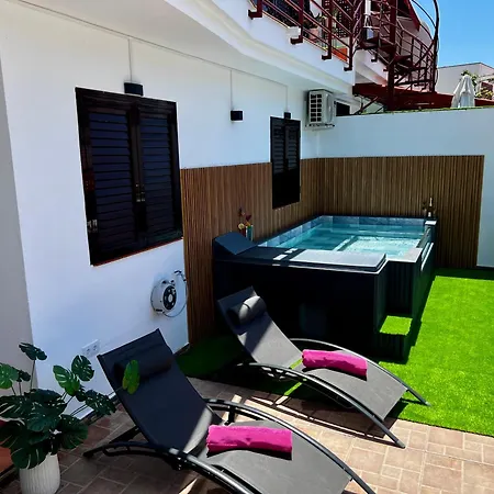 Villa Puerto Rico In Front Of The Shopping Center With Private Heated Saltwater Jacuzzi Pool & Arcade Games *
